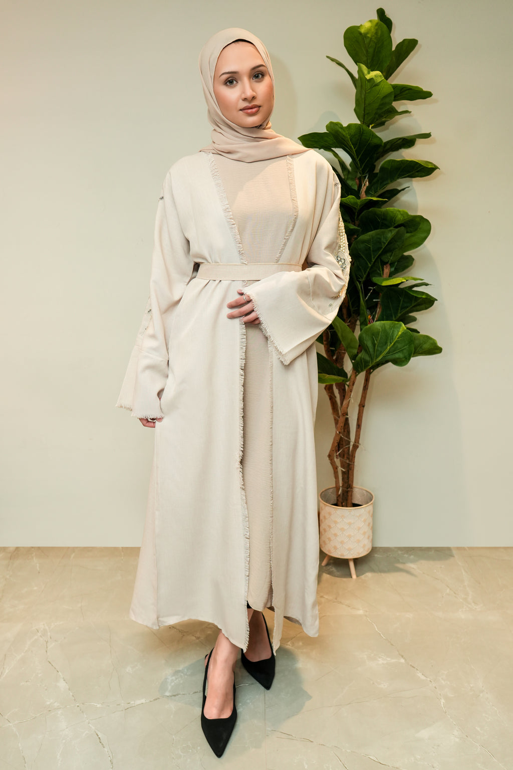 Ivory Zahra Abaya